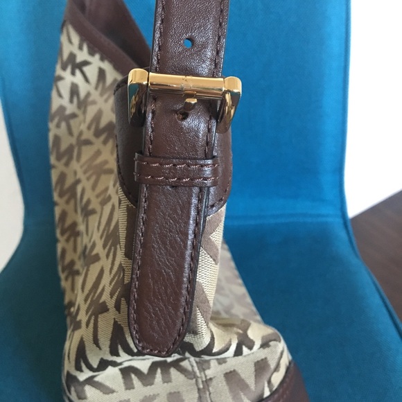 Michael Kors canvas/leather monogram hobo bag - Picture 5 of 9